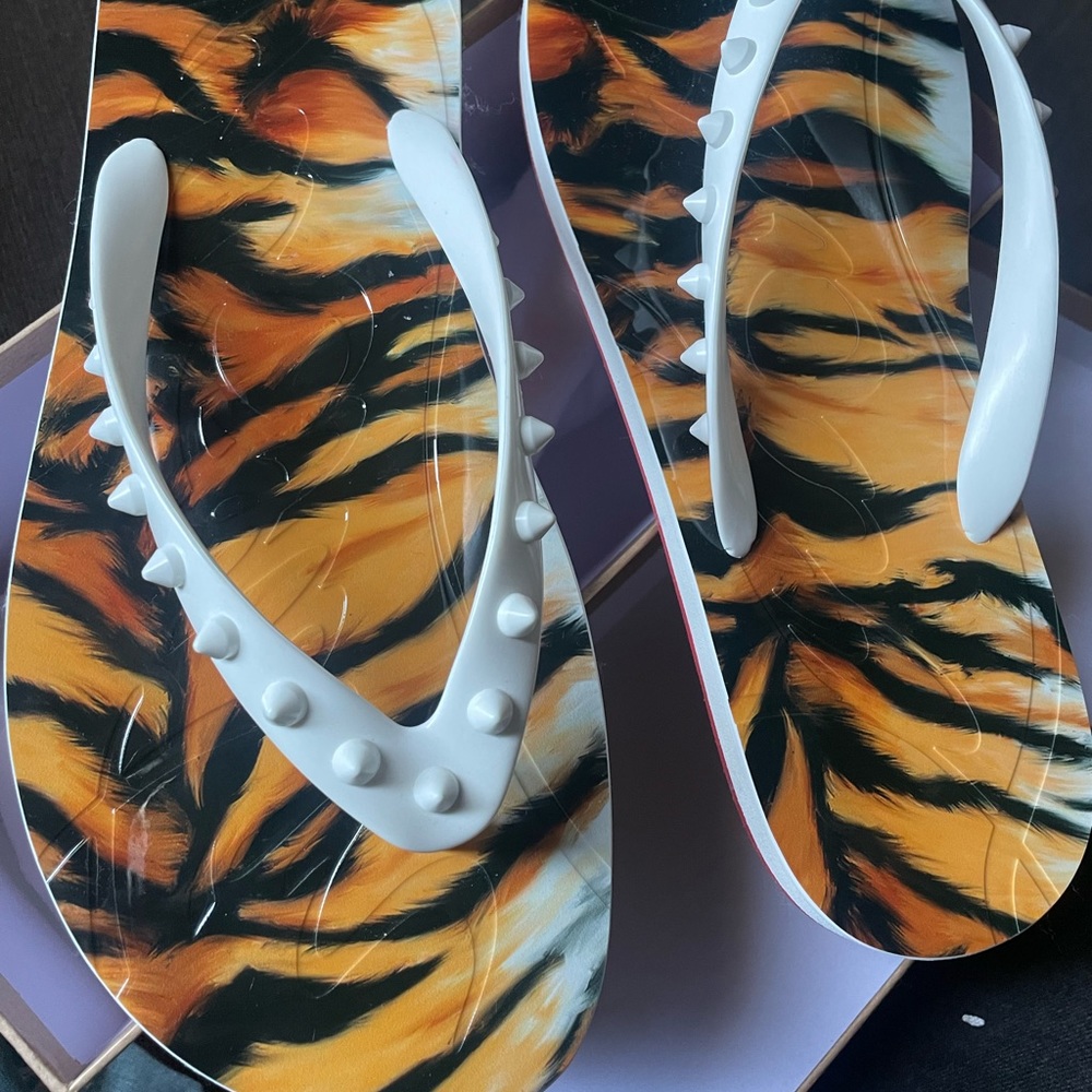 NIB Christian Louboutin Sandals